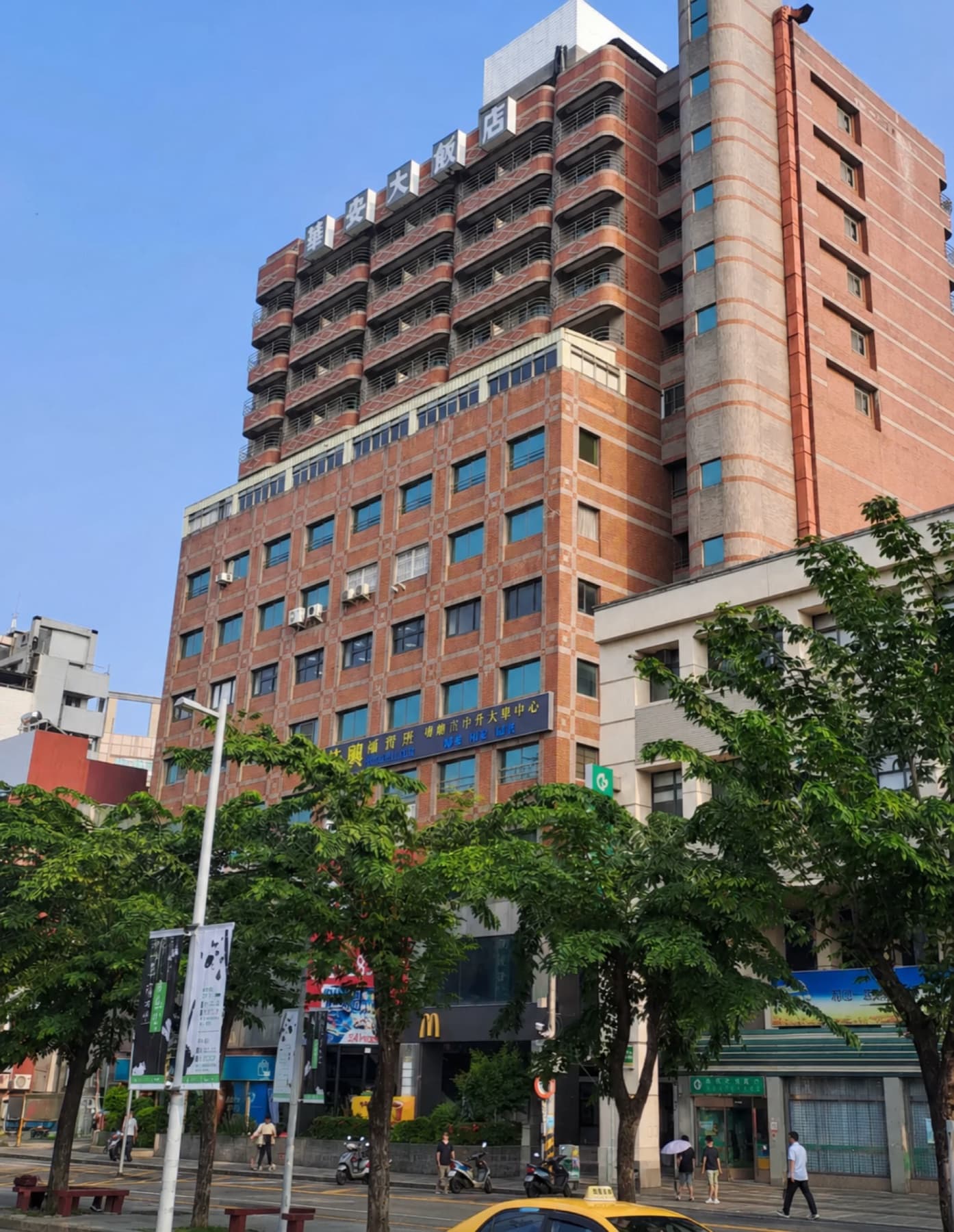 雲林斗六住宿推薦-華安大飯店外觀